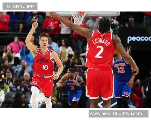 泰伦卢称赞首发球员首节表现出色展现良好比赛风格 泰伦卢称赞首发球员首节表现出色展现良好比赛风格