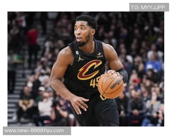 巨星表现！多诺万米切尔全场狂砍37分8篮板6助攻三分命中率高达55