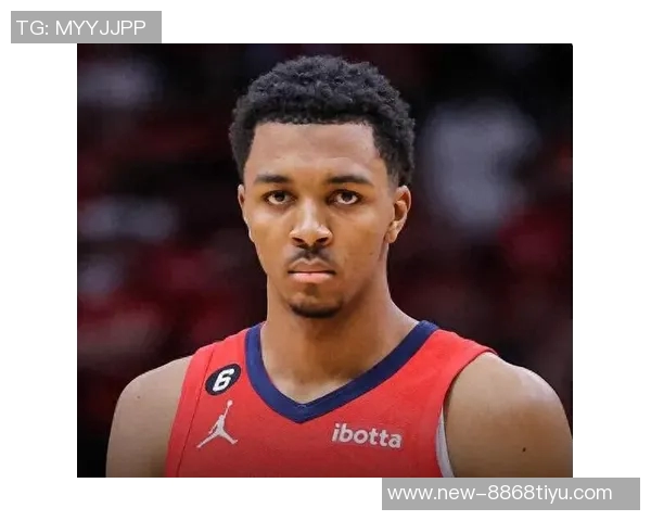 特雷墨菲22分钟内高效表现贡献18分7篮板3助攻展现出色状态 特雷墨菲22分钟内高效表现贡献18分7篮板3助攻展现出色状态